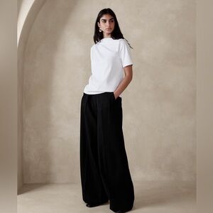 NWT! Banana Republic White Poppy Draped Top - Size Small💛